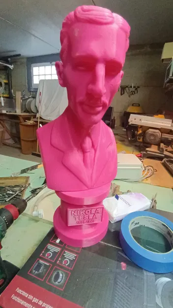 Đế cho busta Tesla trong lớp học điện kỹ thuật - Image 1