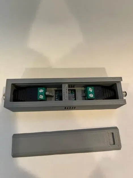 Bộ điều chỉnh điện áp với đầu nối DAYKIT 12V - Image 3