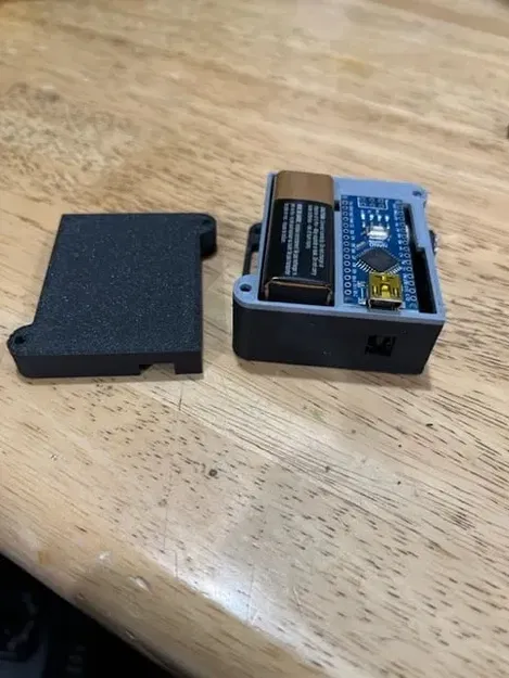 Vỏ Arduino Nano V1 với ngăn chứa pin 9V và cảm biến IR - Image 8