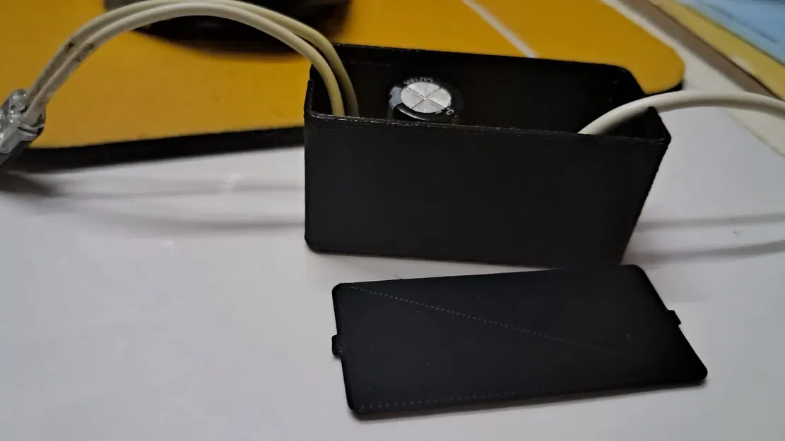 Hộp đựng PCB kích thước 25x55x25 mm với lỗ cáp - Image 4