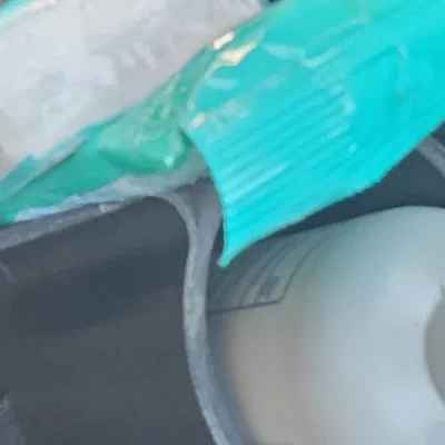 Giá đỡ đồ dùng cần thiết cho ô tô