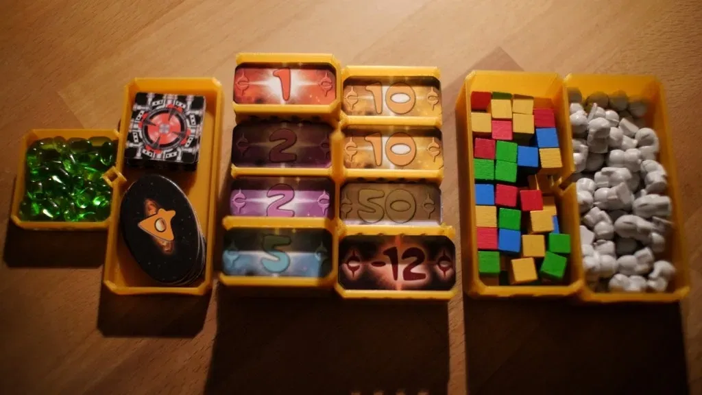 Hộp lưu trữ token cho trò chơi Galaxy Trucker kỷ niệm - Image 5