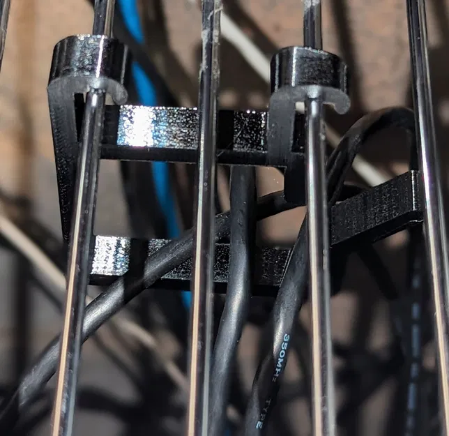 Giá đỡ cáp D-ring treo cho kệ wireframe - Image 2