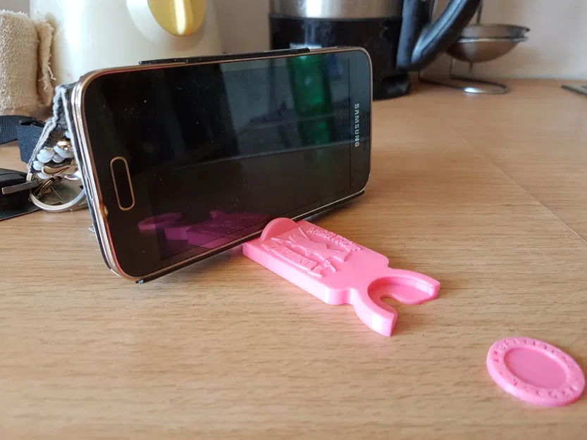 Móc khóa đa năng 3 trong 1 với giá đỡ và token xe đẩy - Image 1