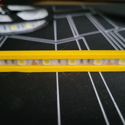 Giá đỡ cho đèn LED với vỏ bảo vệ trong suốt