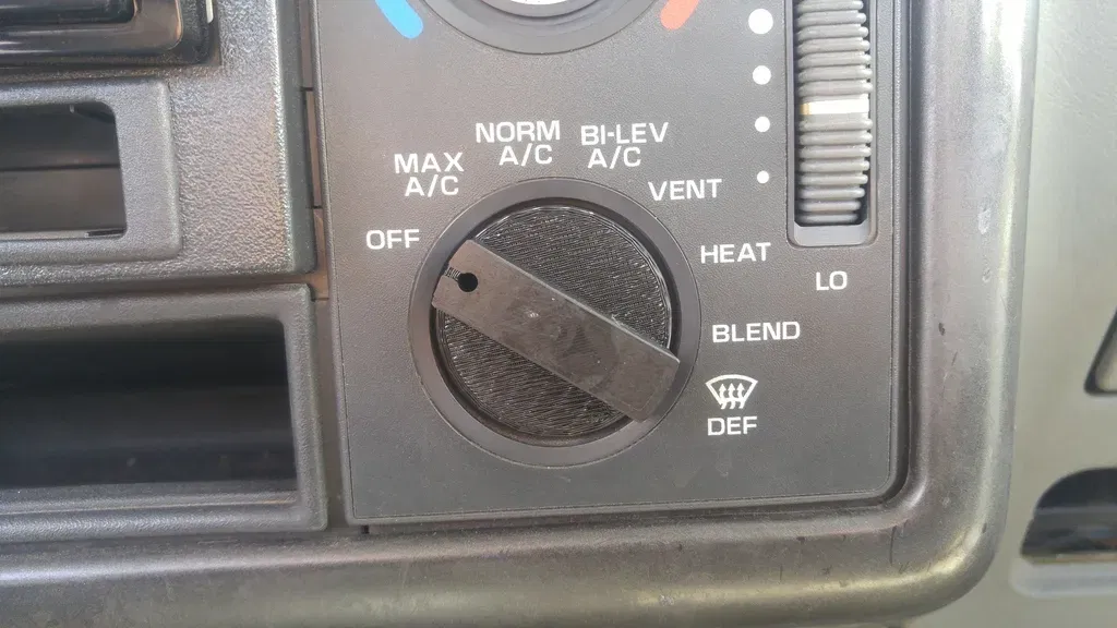 Núm điều chỉnh nhiệt độ và chế độ cho xe Chevrolet S10 và B... - Image 1