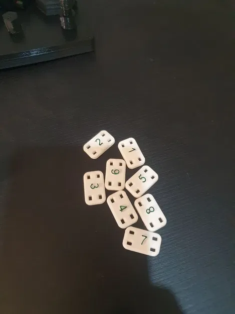 Nhãn thẻ cáp có lỗ cho dây cáp - Image 1