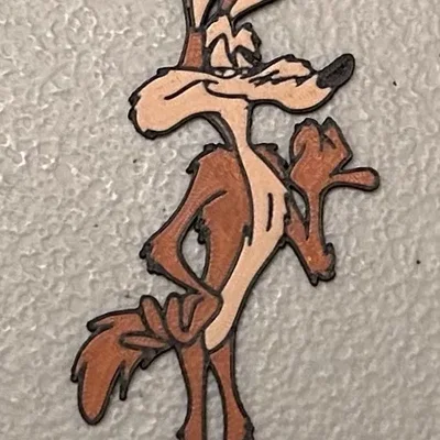 Nam châm Wile E. Coyote đa màu sắc 4 màu