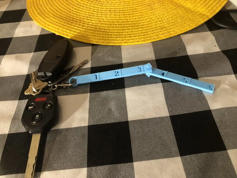 Phụ kiện chìa khóa hình thước kẻ 3D - Image 1