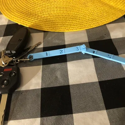 Phụ kiện chìa khóa hình thước kẻ 3D