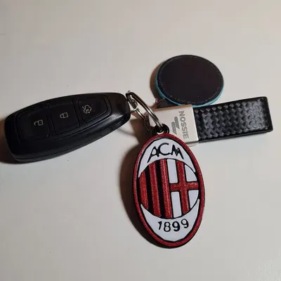Móc khóa AC Milan in 3D với màu sắc đen, trắng và đỏ