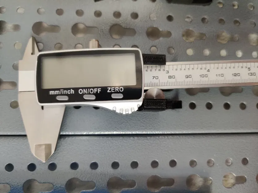 Giá đỡ thước kẹp cho bảng treo Küpper - Image 1