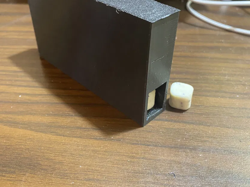 Máy phân phát kẹo cao su tiện lợi - Image 1