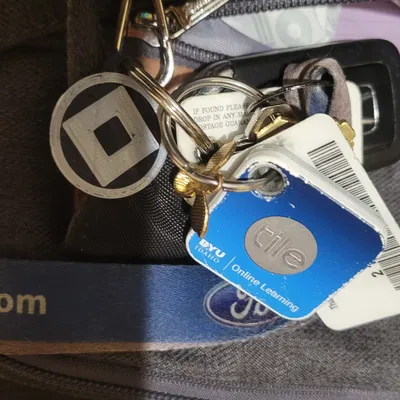 Móc khóa với biểu tượng gia đình Miyasaki