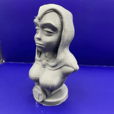 Tượng bán thân Raven trong Teen Titans