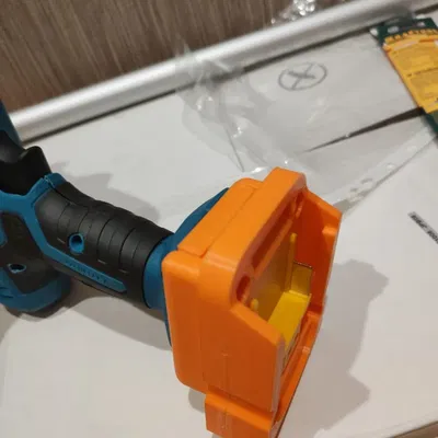 Chuyển đổi cưa lưỡi kiếm sang pin Makita