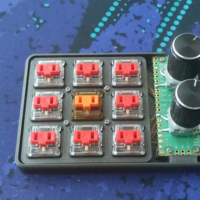 Bàn phím macro 3x3 với công tắc Kailh choc và encoder