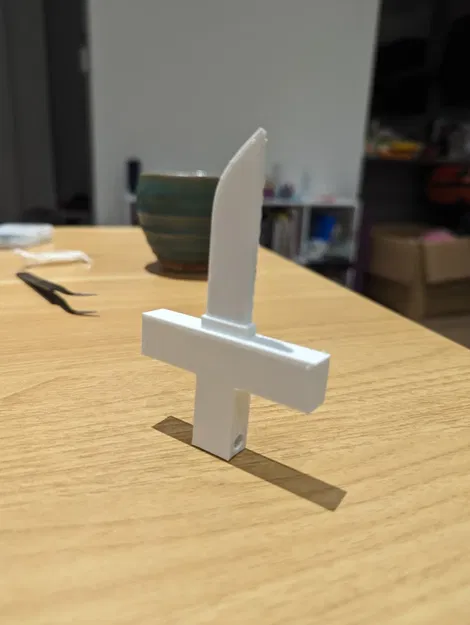 Chìa khóa tag hình dao Mihawk trong One Piece - Image 3