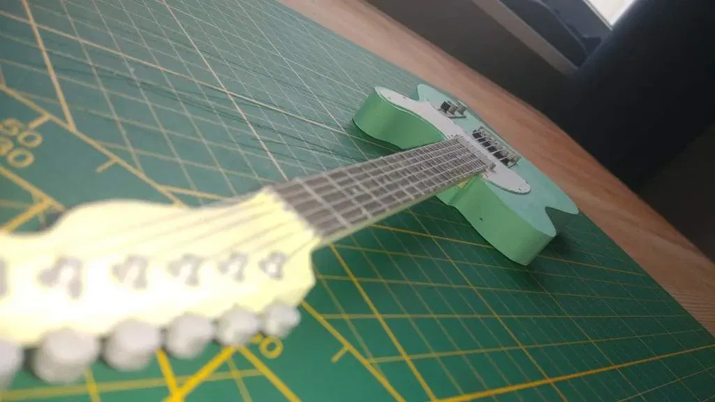 Mô hình guitar Fender Telecaster tỷ lệ 30% - Image 2