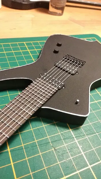 Mô hình guitar mini Ibanez Iceman 7 dây 35 cm - Image 1