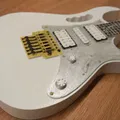 Mô hình guitar mini Ibanez Jem của Stevies Vai - Thumbnail 12