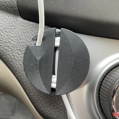 Giá đỡ dây sạc ô tô Cord Wrangler