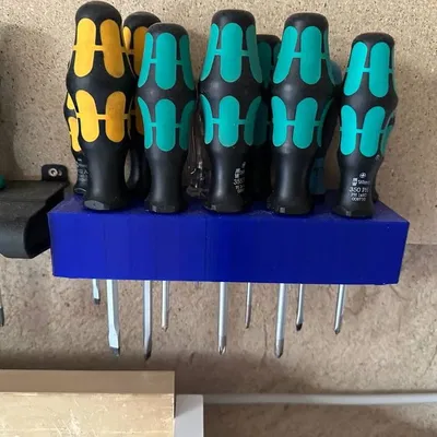 Giá treo tua vít Wera với 11 chỗ để dụng cụ