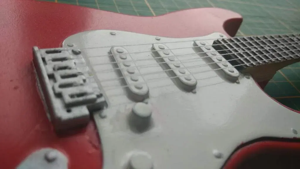 Mô hình guitar điện Fender Stratocaster mini 1:1 - Image 5