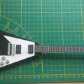 Mô hình guitar điện mini Gibson Flying V - Thumbnail 1