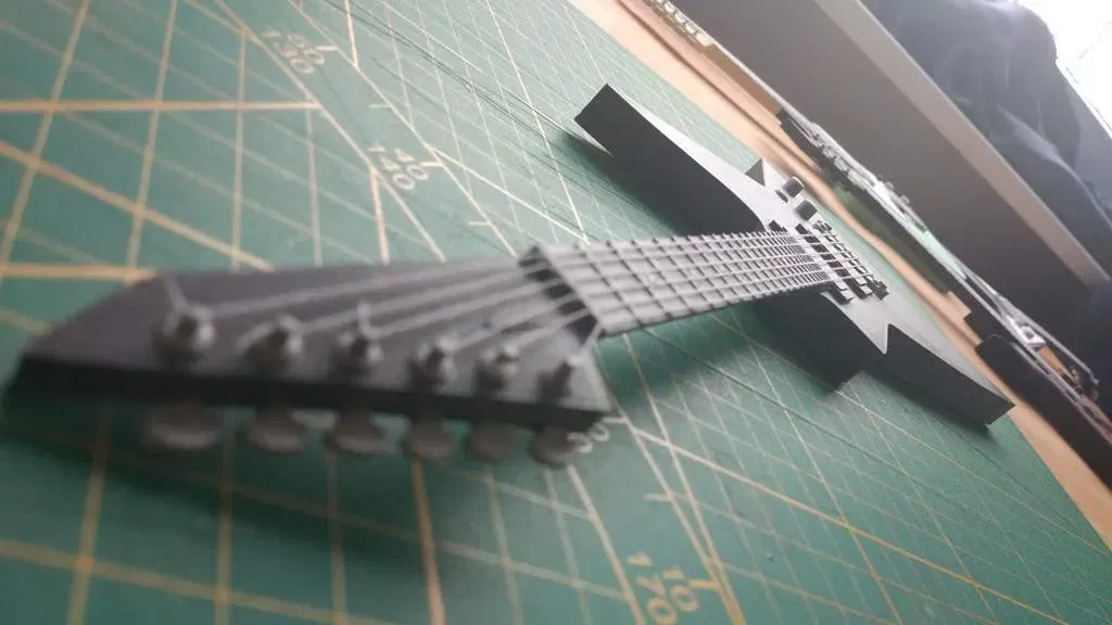 Mô hình đàn guitar điện ESP Explorer tỉ lệ 1:1 - Image 6