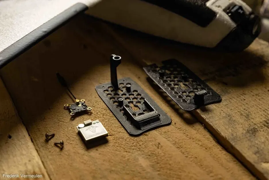 Nắp che ESC ZoHD Dart 250 và giá đỡ VTX, GPS - Image 3