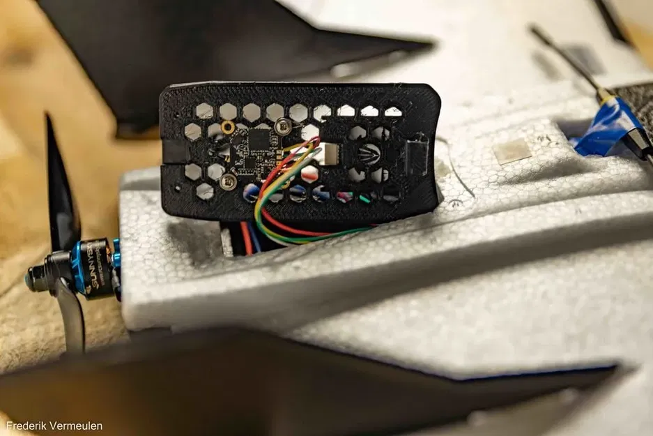 Nắp che ESC ZoHD Dart 250 và giá đỡ VTX, GPS - Image 5