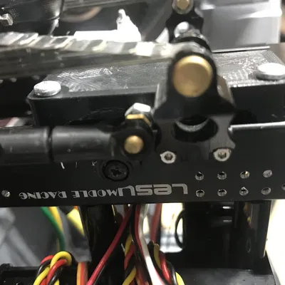 Giá đỡ servo lái và chuyển số cho xe tải RC 1/14