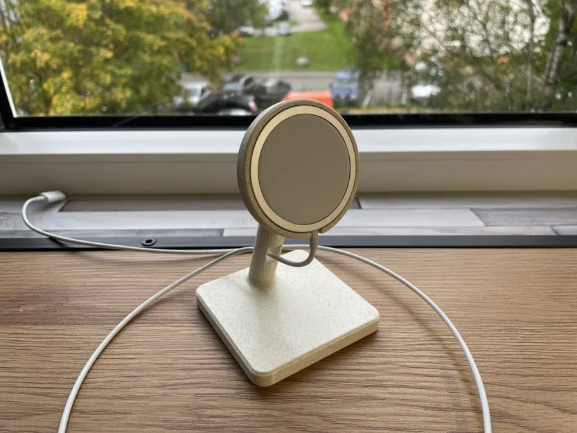 Giá đỡ sạc MagSafe cho iPhone từ Twelve South Forté - Image 1