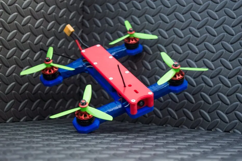 Khung drone FPV 4 inch với động cơ 2204 2300kv - Image 2