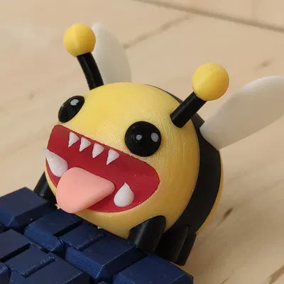 Con ong dễ thương treo trang trí Thicc bee split