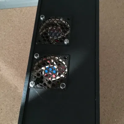 Bảng điện tử trên cùng cho RatRig V-Minion với 2 quạt