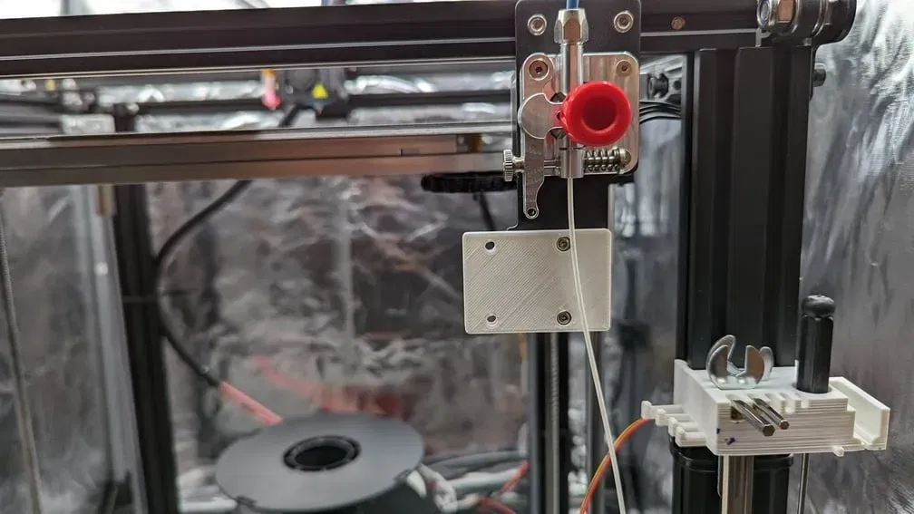 Giá đỡ cảm biến filament cho extruder Micro Swiss trên Ender 5 - Image 3