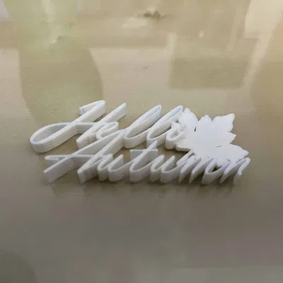 Văn bản trang trí "Xin chào Mùa thu" với lá cây