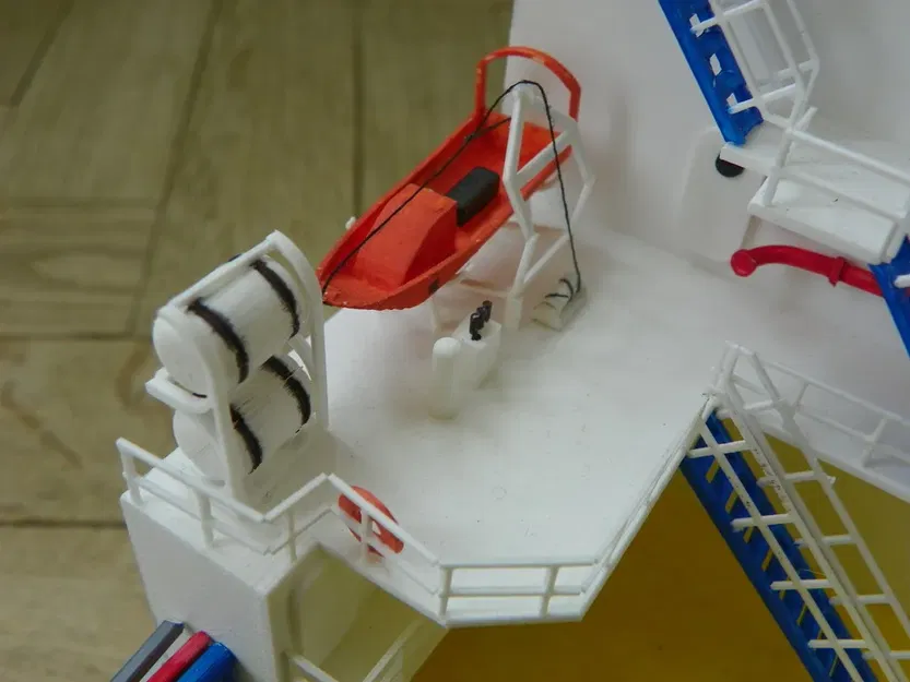 Mô hình tàu PSV Offshore Vessel tỉ lệ 1:100 - Image 23