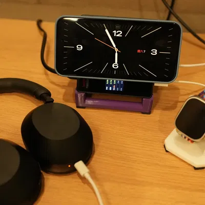 Giá đỡ sạc ISDT POWER 200 với chế độ StandBy cho iPhone