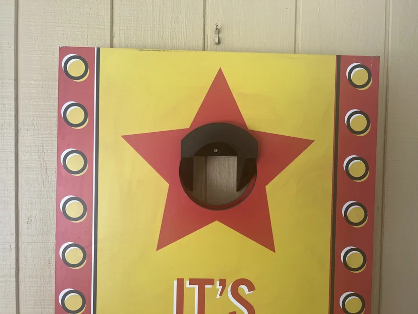 Giá treo tường cho hai bảng cornhole - Image 1