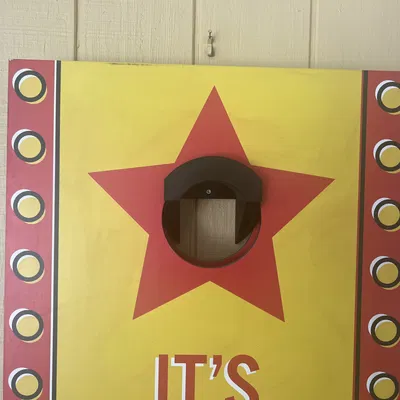 Giá treo tường cho hai bảng cornhole