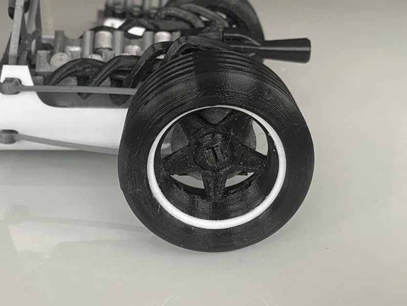 Bánh xe hai màu cho mô hình xe đua SCARBO SVF1 - Image 2