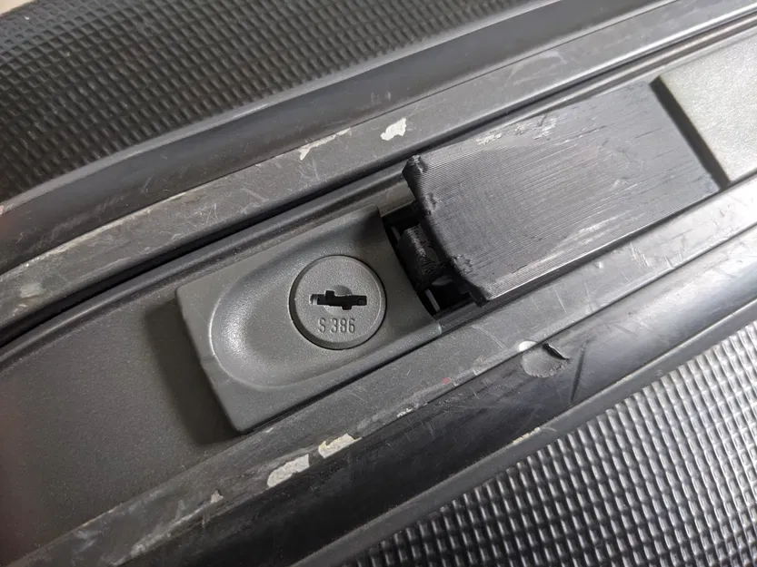 Thay thế chốt hành lý Samsonite cho vali cũ - Image 1