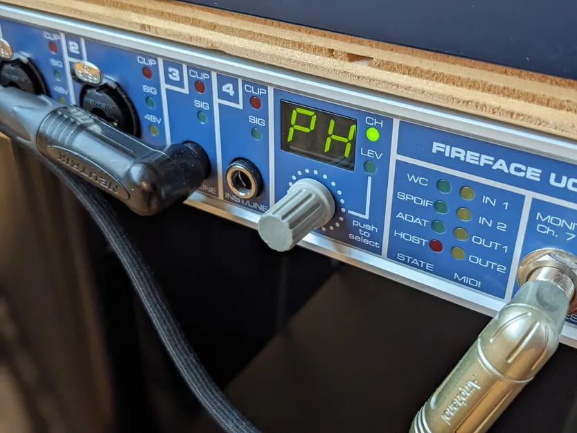 Thay thế núm điều khiển cho giao diện âm thanh RME Fireface UC - Image 2