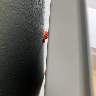 Giá đỡ tường cho bảng trắng dots office