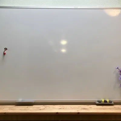 Giá đỡ tường cho bảng trắng dots office