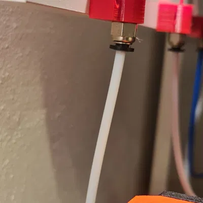 PC4-01 gắn với phích cắm bên trong để dễ dàng chèn sợi filament