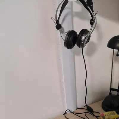 Giá đỡ cáp treo trên tường thiết kế tối giản